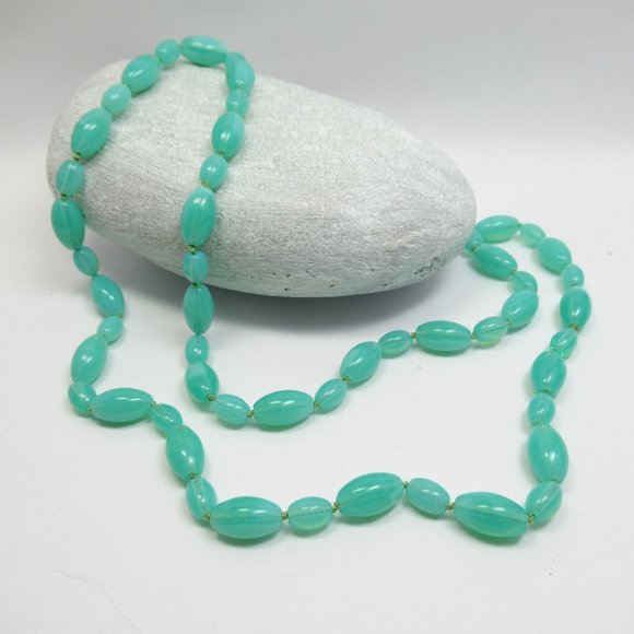 Uranium Glass bead Necklace - Picture 6 of 11